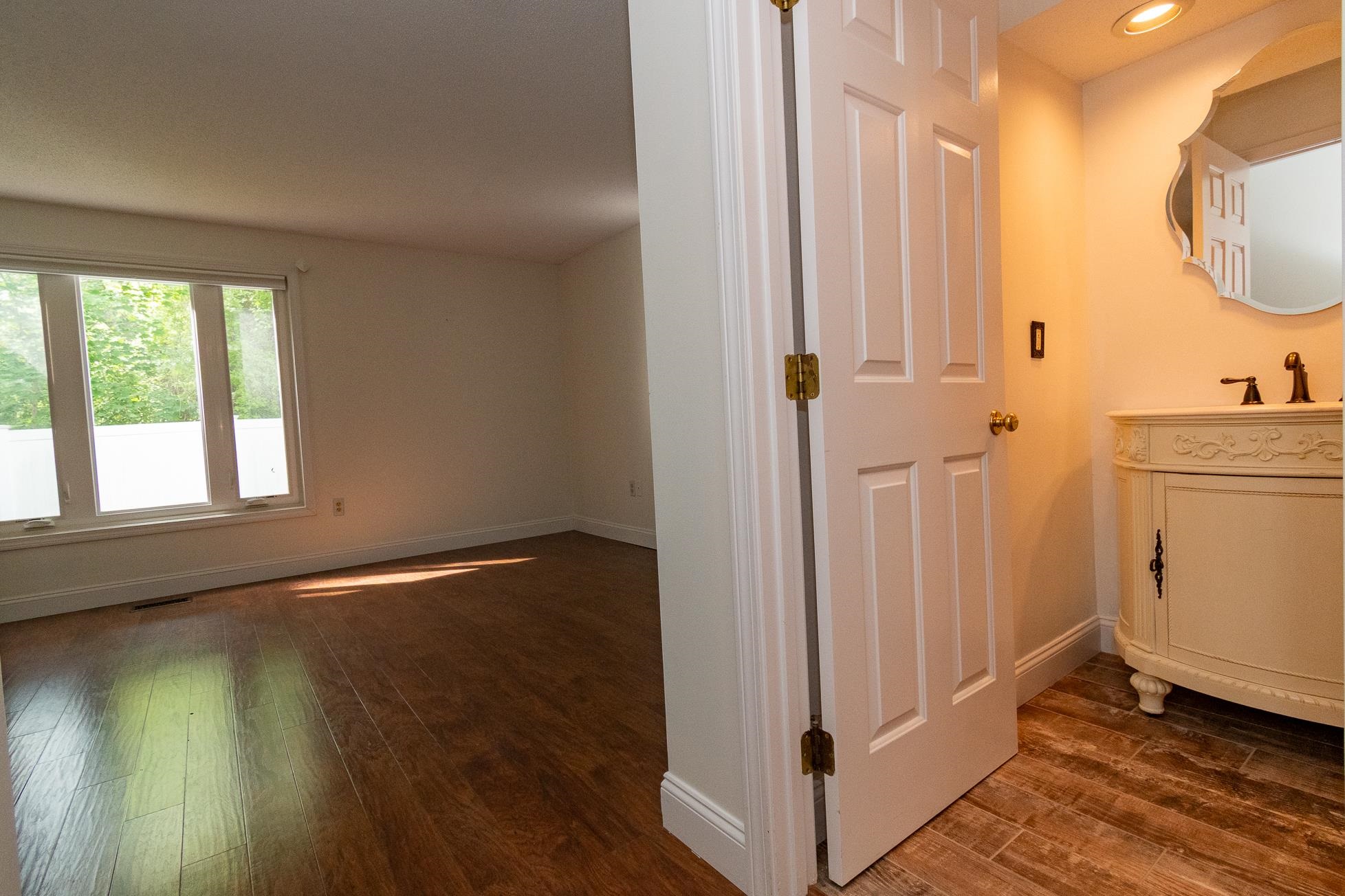 152 Straw Hill Road Manchester, NH 03104 - Photo 18 of 40