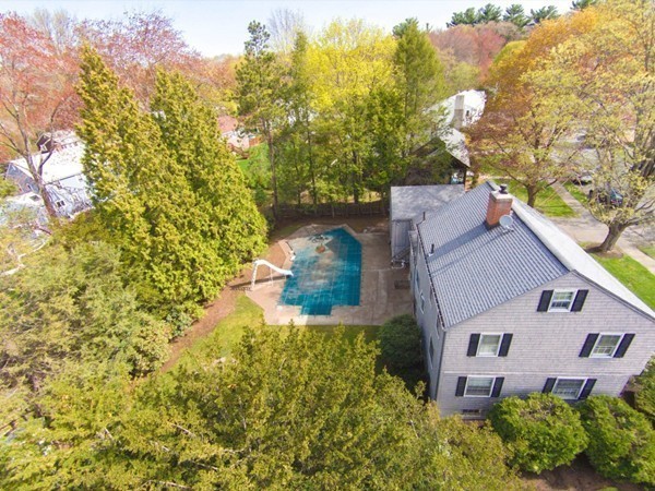 89 Locksley Road Lynnfield, MA 01940 - Photo 4 of 29 Gallery Image 4