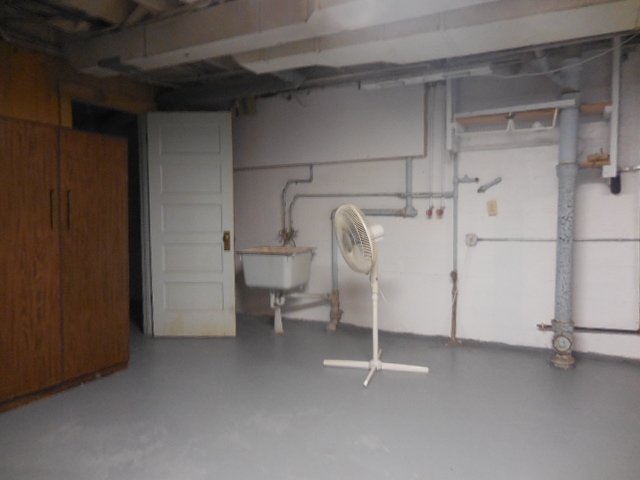 5159 Spring Creek Road Rockford, IL 61114 - Photo 23 of 25 a view of a room with racks