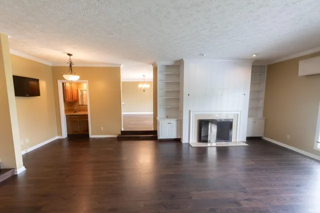 $349,900 | 604 West Soutar Drive, Bloomington, IN 47403