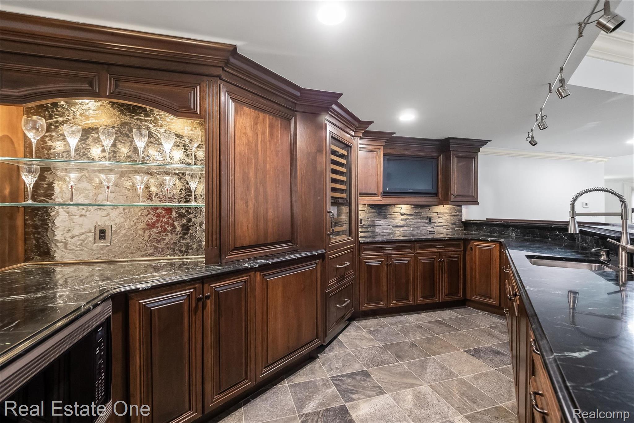 1343 Orchard Ridge Road Bloomfield Hills, MI 48304 - Photo 33 of 58 081-Orchard Ridge-7.jpg