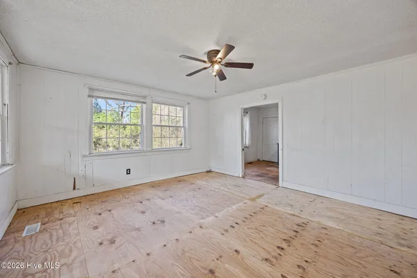 $100,000 | 306 Easy Street, La Grange, NC 28551