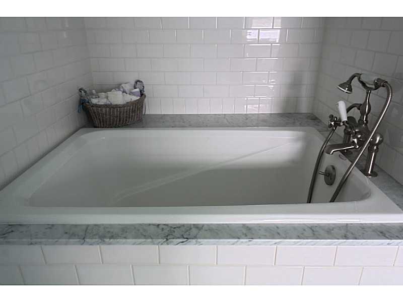 135 Riverside Drive Tiverton, RI 02878 - Photo 12 of 18 Master Bath/Spa.