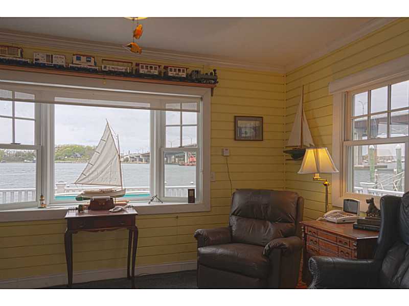 135 Riverside Drive Tiverton, RI 02878 - Photo 14 of 18 Studio/Study/Office.