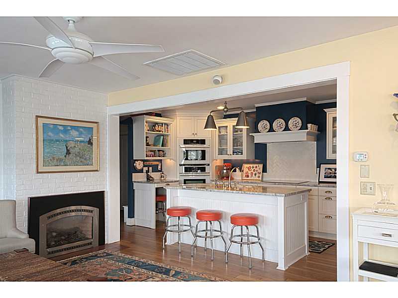 135 Riverside Drive Tiverton, RI 02878 - Photo 8 of 18 Living Room.