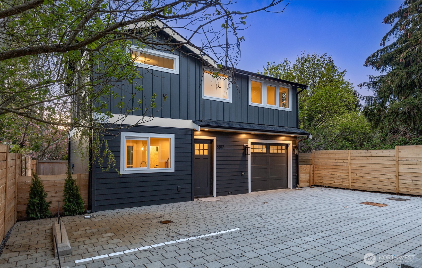 8817 Densmore Avenue North Seattle, WA 98103 - Photo 25 of 26