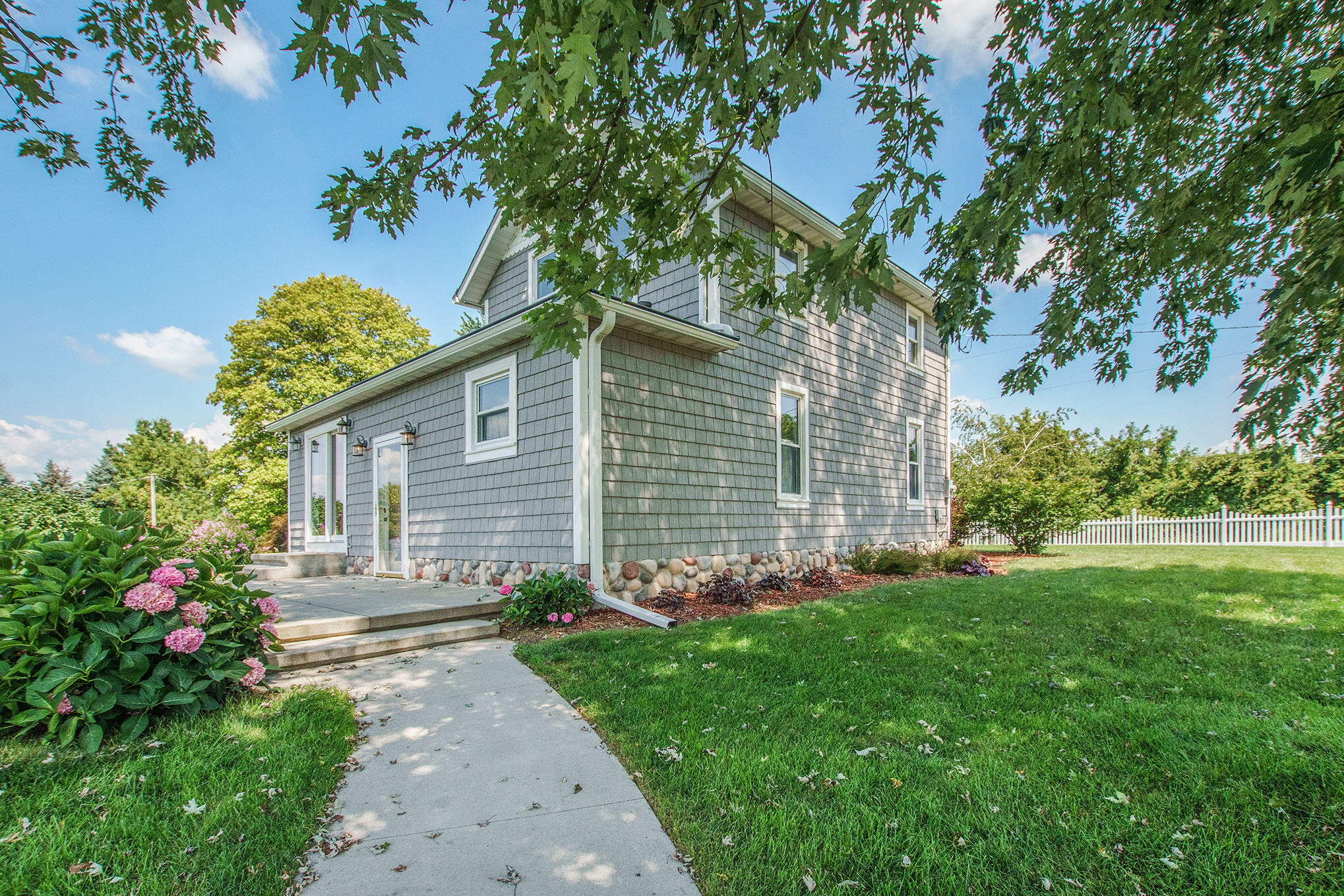 710 South Arent Road Watervliet, MI 49098 - Photo 11 of 35 DSC09335