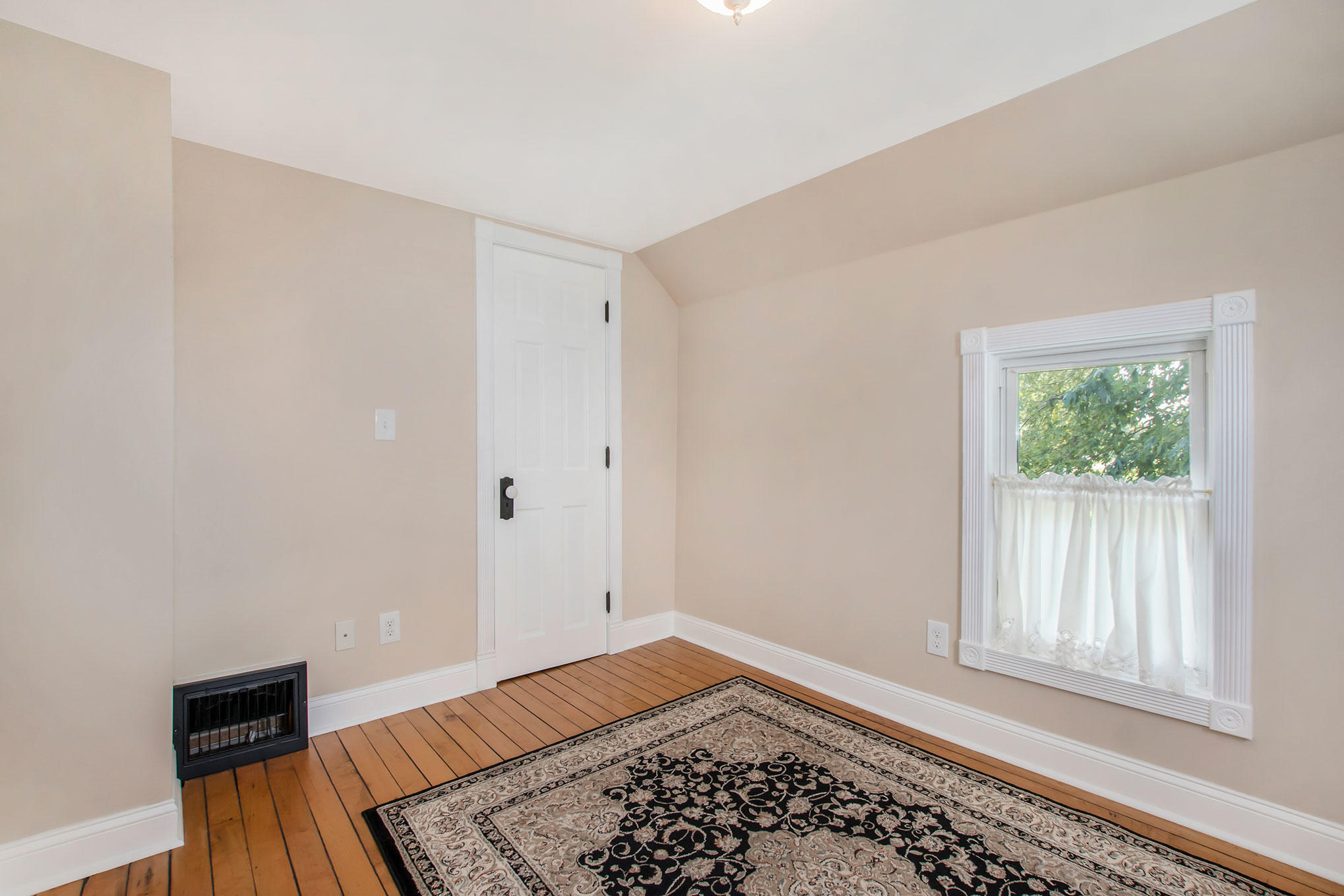 710 South Arent Road Watervliet, MI 49098 - Photo 18 of 35 DSC09373