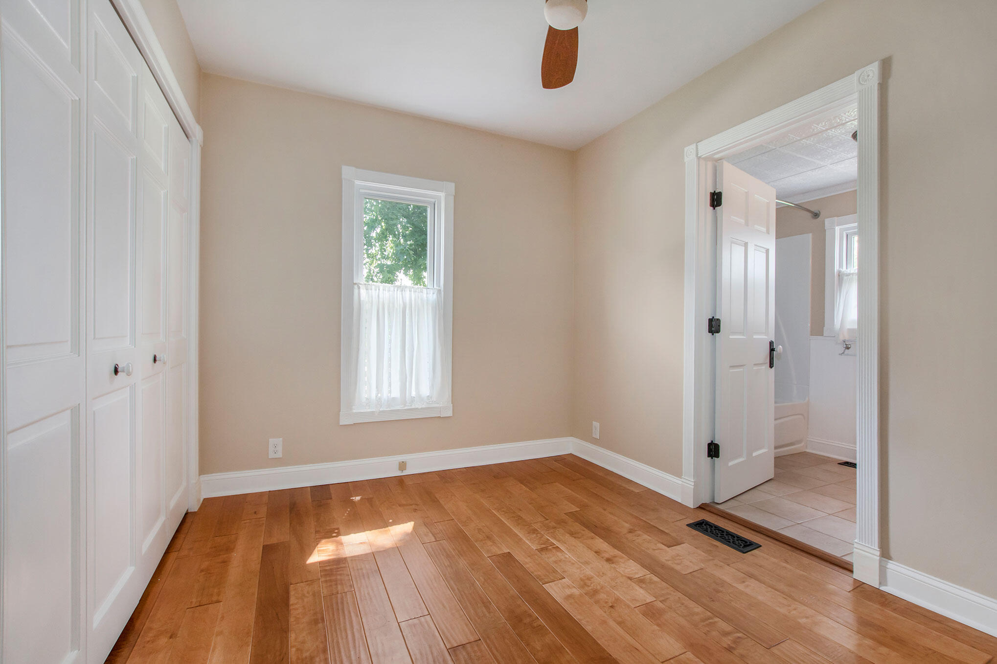 710 South Arent Road Watervliet, MI 49098 - Photo 7 of 35 DSC09366