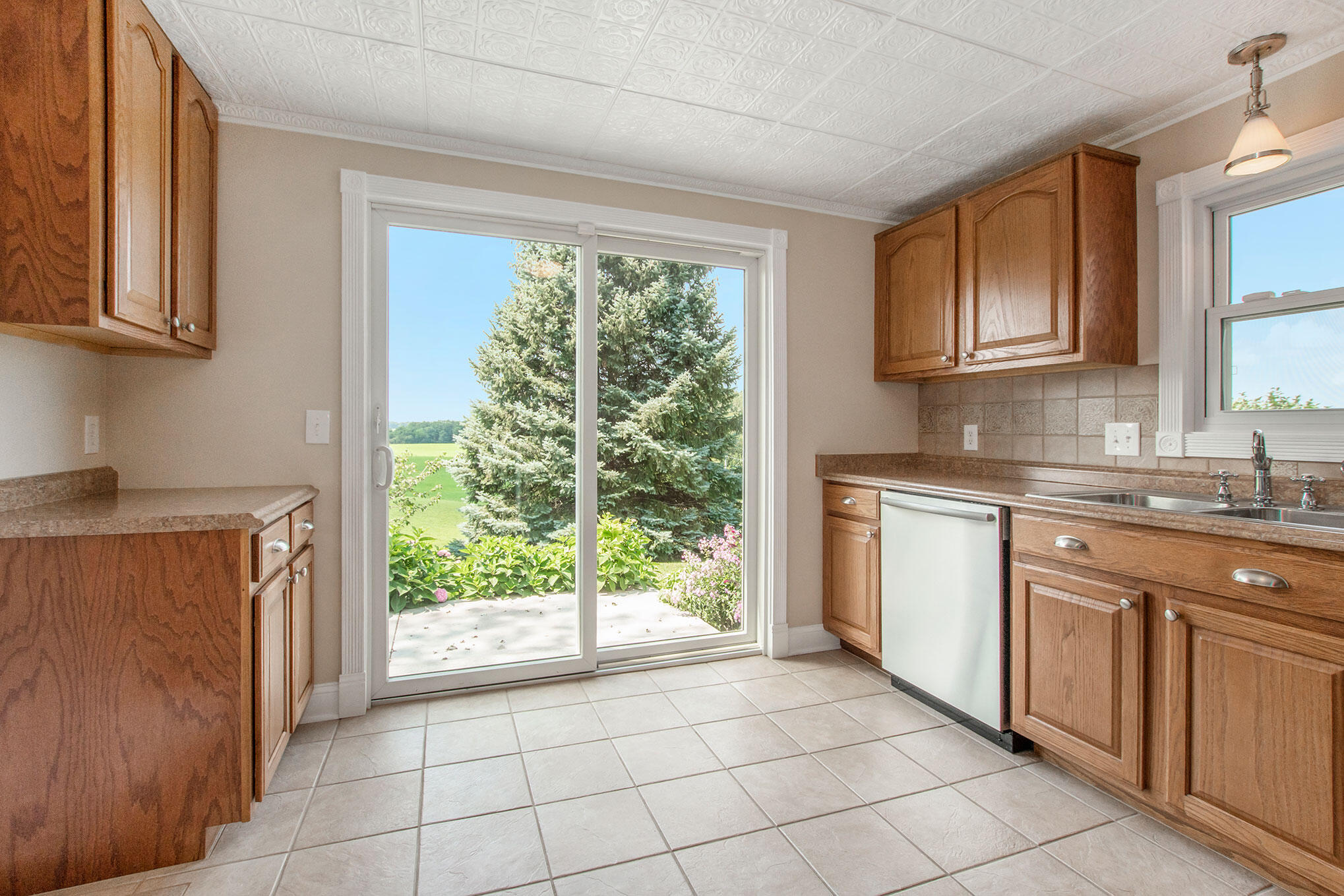 710 South Arent Road Watervliet, MI 49098 - Photo 9 of 35 DSC09342