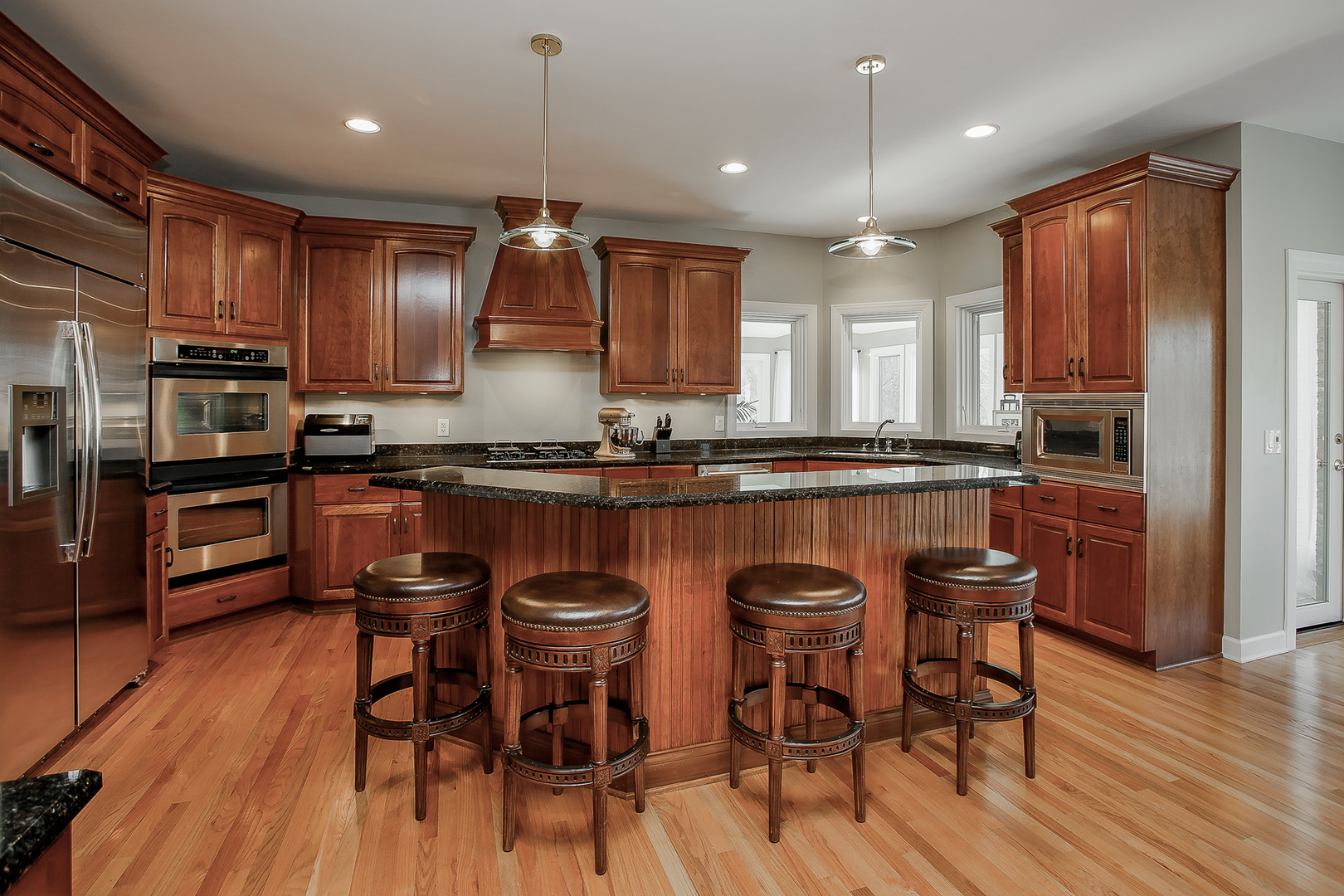 1640 Raleigh Court Wheaton, IL 60189 - Photo 4 of 49