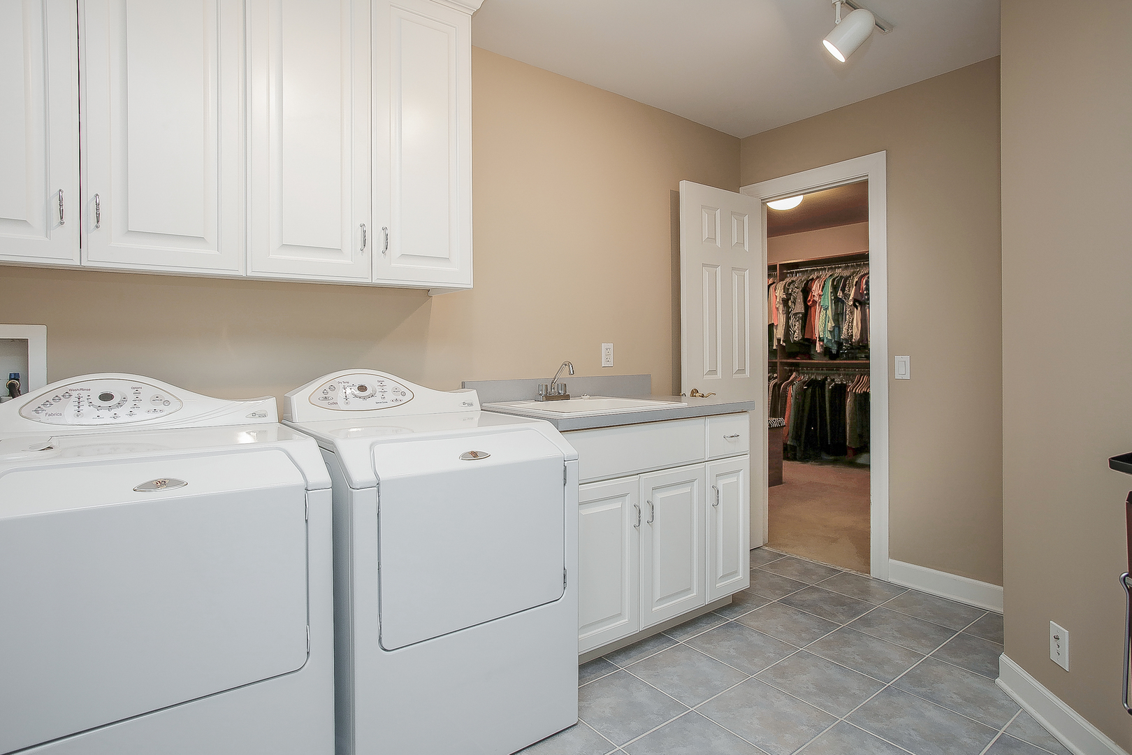 1640 Raleigh Court Wheaton, IL 60189 - Photo 34 of 49