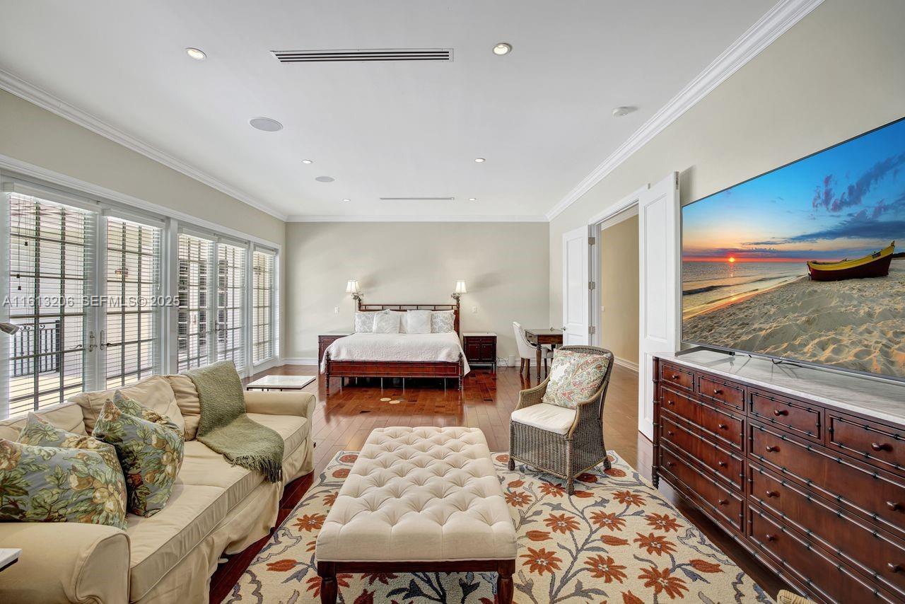 797 Ridgewood Road Key Biscayne, FL 33149 - Photo 10 of 23 a living room with furniture and a couch