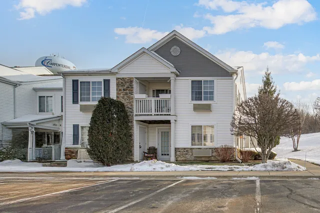 $1,900 | 2427 Silverstone Drive, Unit 2427, Carpentersville, IL 60110