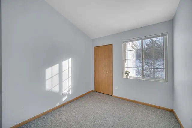 $1,900 | 2427 Silverstone Drive, Unit 2427, Carpentersville, IL 60110