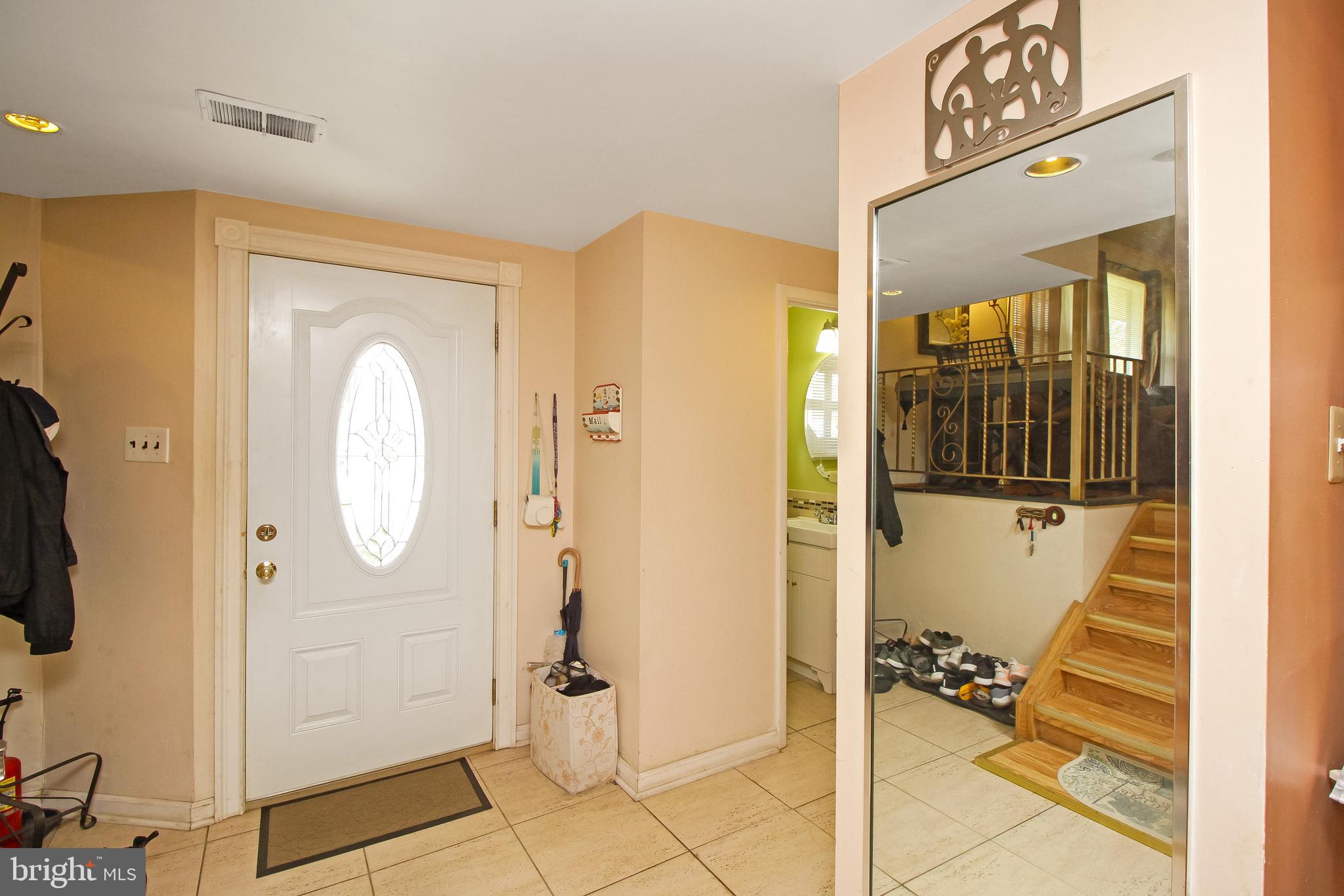 531 Howard Road Cherry Hill, NJ 08034 - Photo 5 of 28