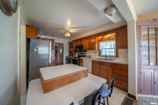 $209,900 | 5110 North Martha Street, Peoria, IL 61614