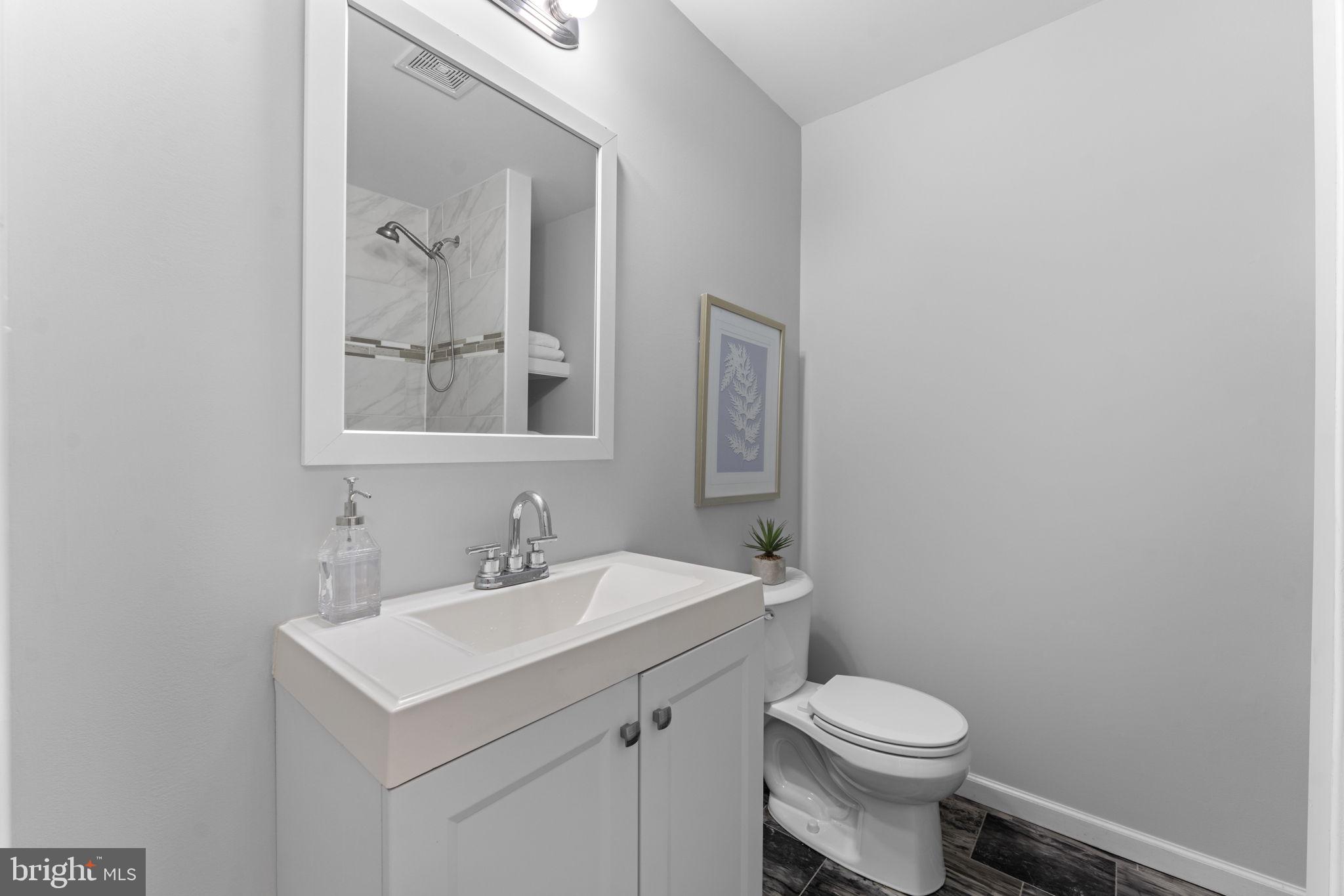 876 Shore Acres Road Arnold, MD 21012 - Photo 25 of 45 main level bathroom
