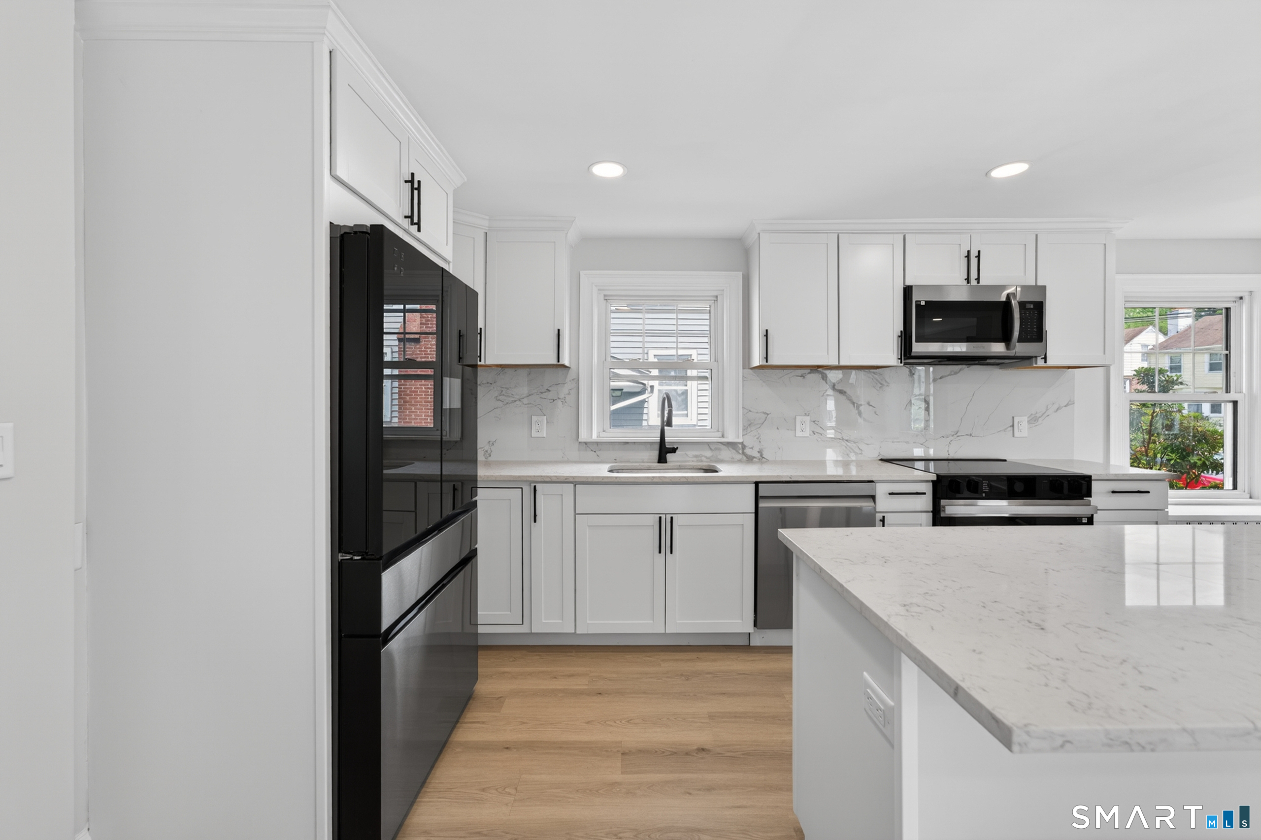 55 Woodlawn Road New London, CT 06320 - Photo 12 of 36