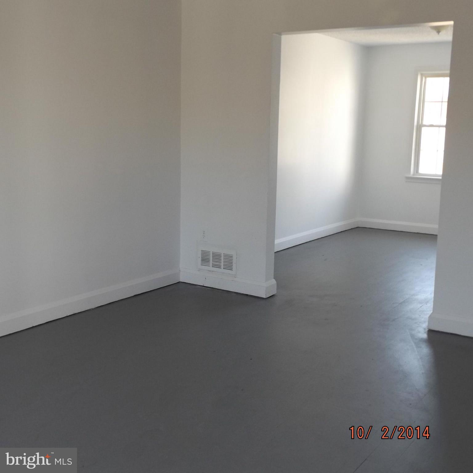 1904 Marsdale Road Dundalk, MD 21222 - Photo 4 of 12 Living Room