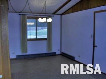 521 Country Club Road Centralia, IL 62801 - Photo 4 of 7 Gallery Image 4