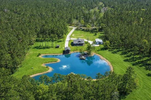 $2,490,000 | 214 Hunters Hill Road, Oakhurst, TX 77359