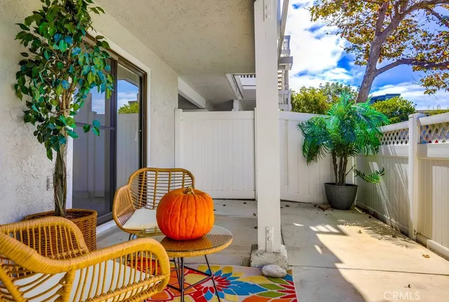 $759,000 | 4682 Warner Avenue, Unit B102, Huntington Beach, CA 92649