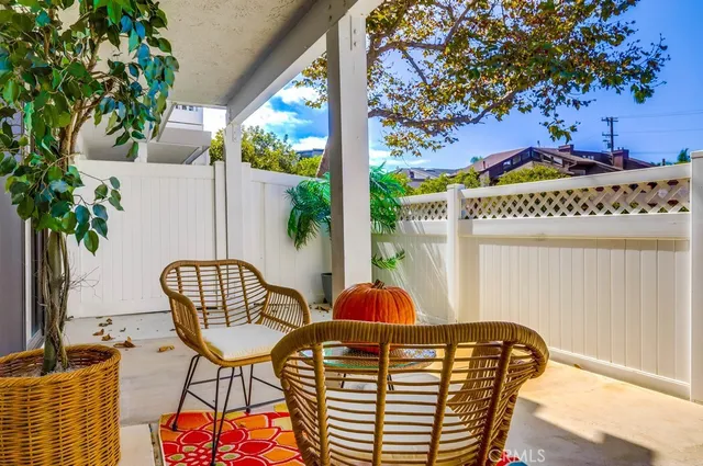 $759,000 | 4682 Warner Avenue, Unit B102, Huntington Beach, CA 92649