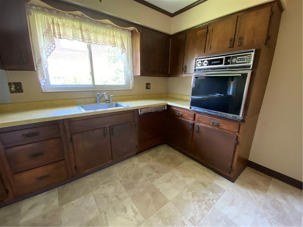 428 Raspberry Drive Monroeville, PA 15146 - Photo 8 of 24 Gallery Image 8