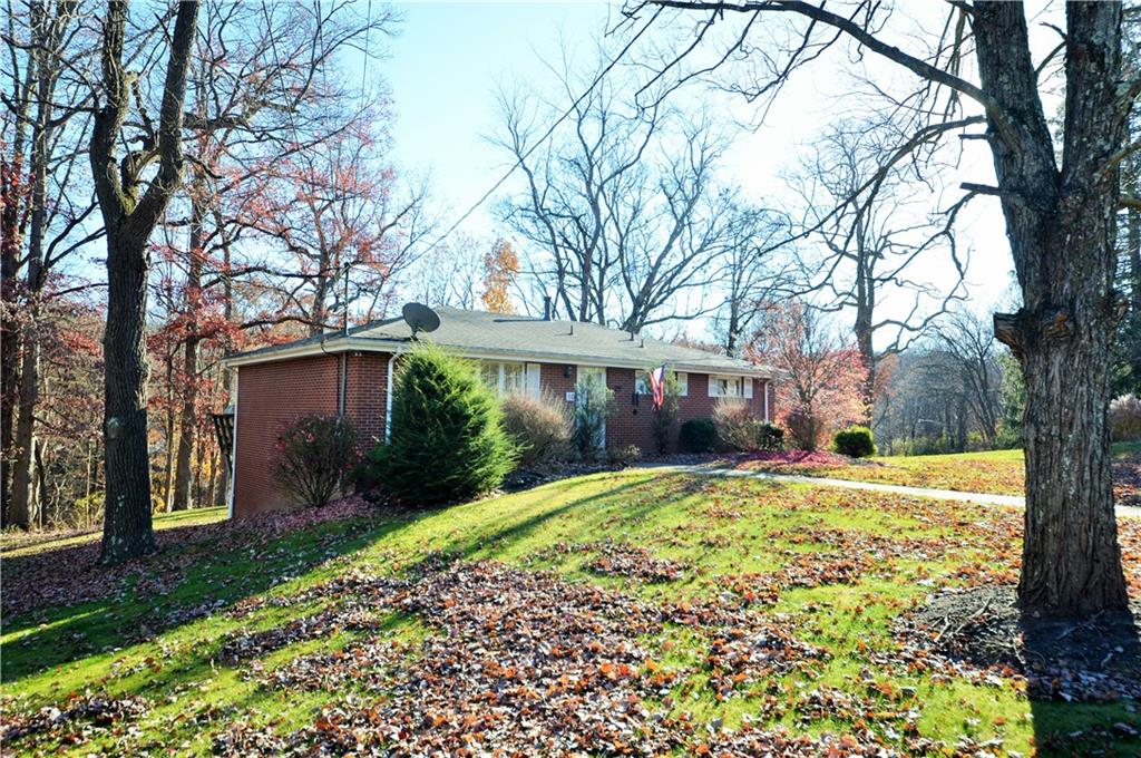 10 Highlandview Road Carnegie, PA 15106 - Photo 1 of 41 Gallery Image 1