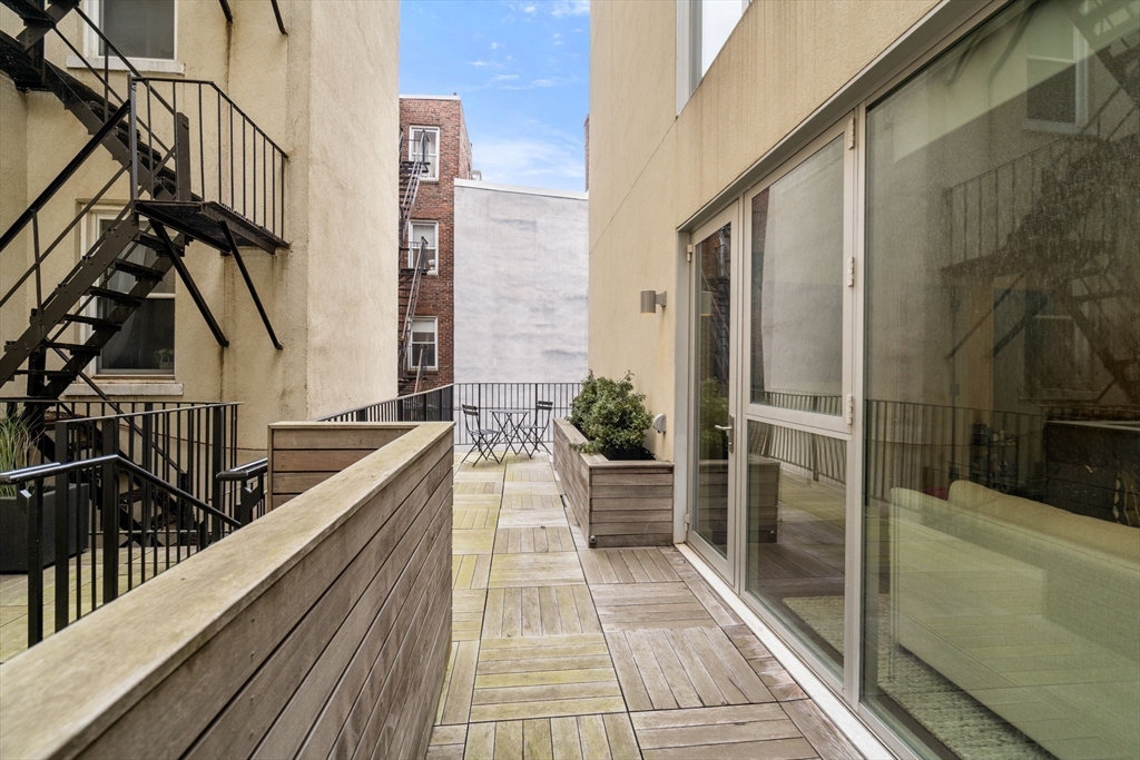 126 Salem Street, Unit 3 Boston, MA 02113 - Photo 17 of 27 a view of balcony