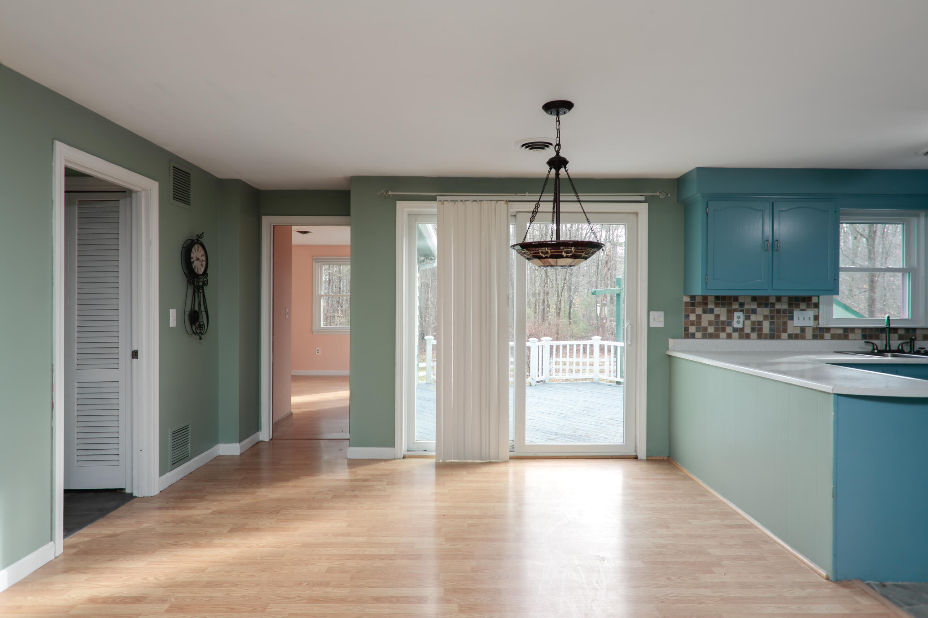 147 Governor Hill Road Eliot, ME 03903 - Photo 8 of 40 dining area