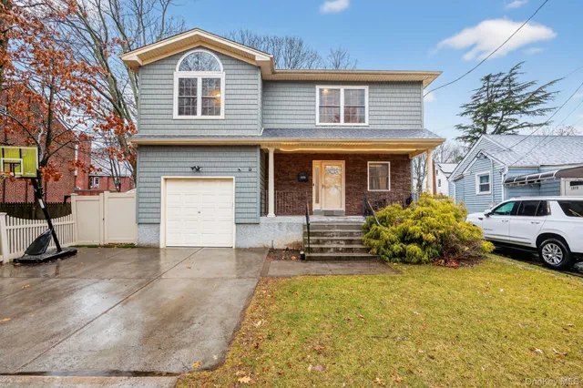 $949,000 | 1878 Lake Drive, Baldwin, NY 11510