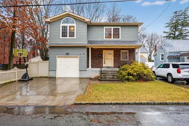 $924,999 | 1878 Lake Drive, Baldwin, NY 11510