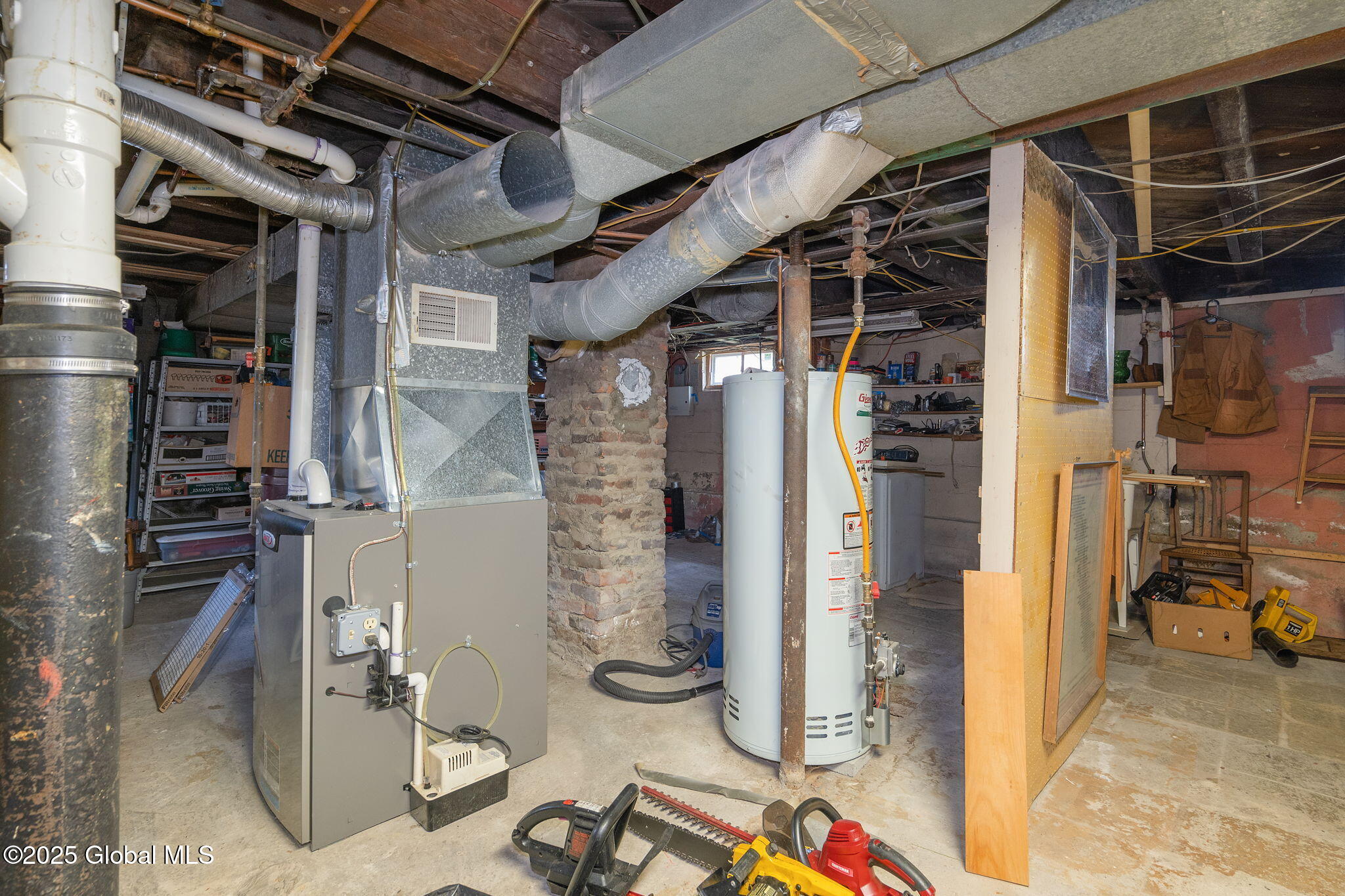 355 Clayton Road Schenectady, NY 12304 - Photo 23 of 35 23-355ClaytonRd_23