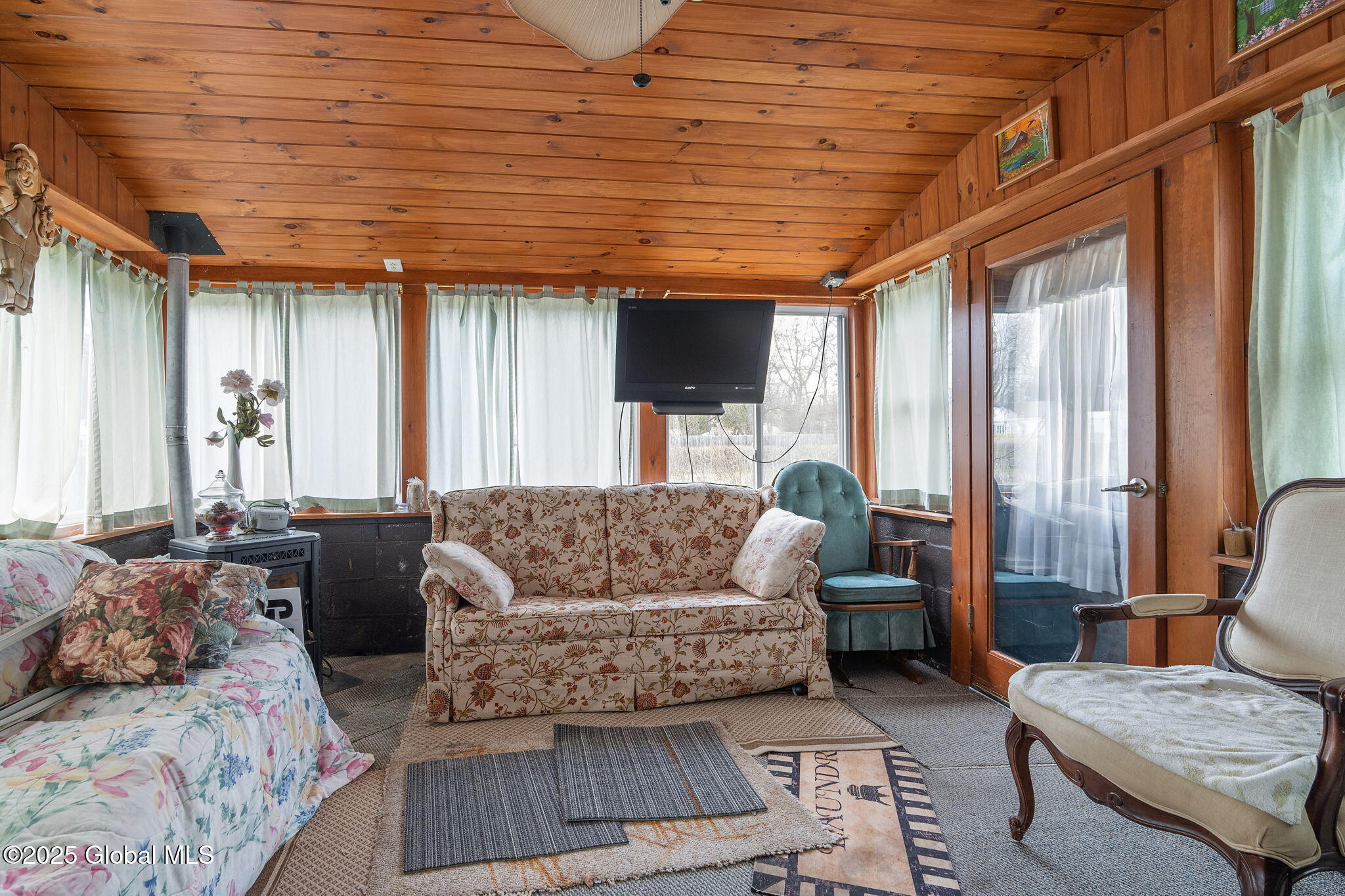 355 Clayton Road Schenectady, NY 12304 - Photo 24 of 35 24-355ClaytonRd_24