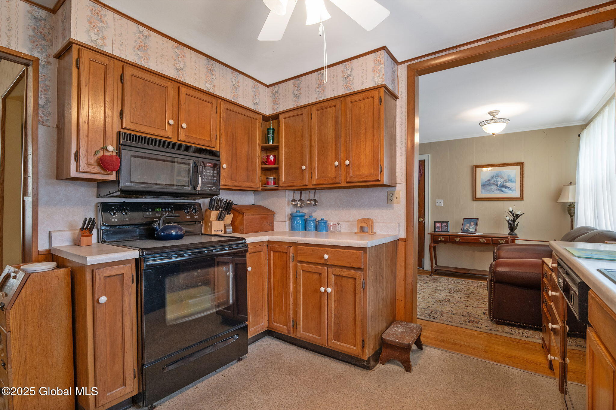 355 Clayton Road Schenectady, NY 12304 - Photo 8 of 35 8-355ClaytonRd_08