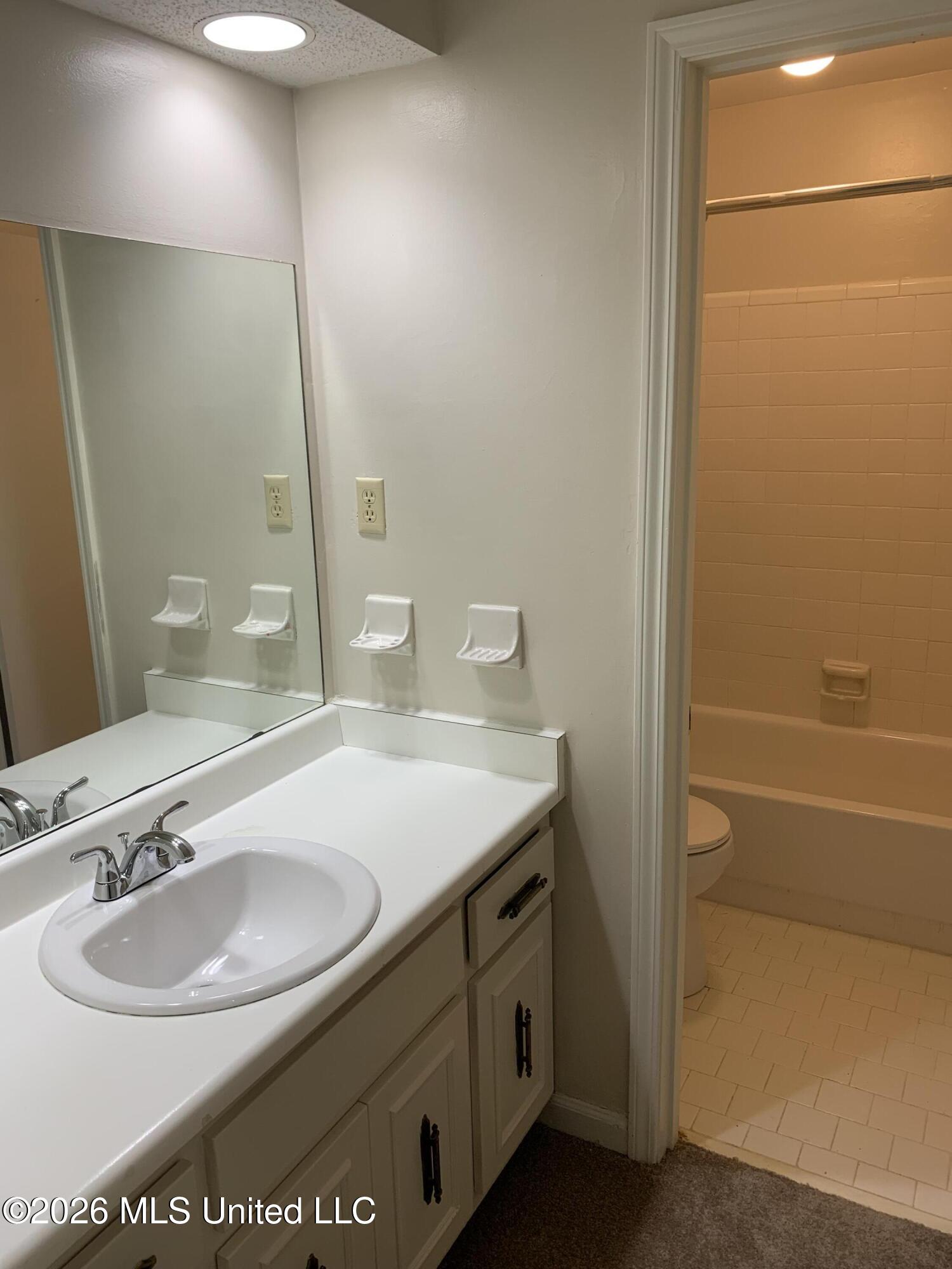 5565 Ridgetop Drive Horn Lake, MS 38637 - Photo 34 of 47 IMG_0743