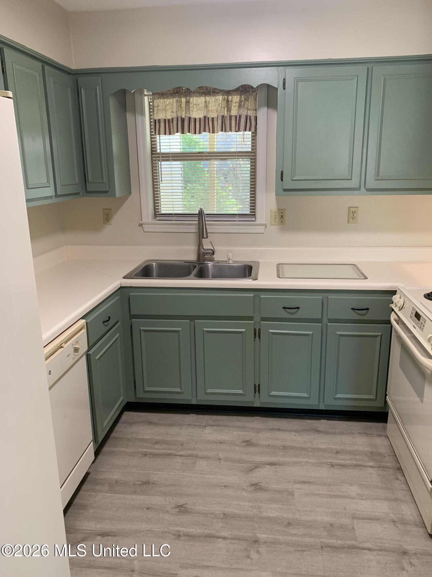 5565 Ridgetop Drive Horn Lake, MS 38637 - Photo 10 of 47 IMG_0745