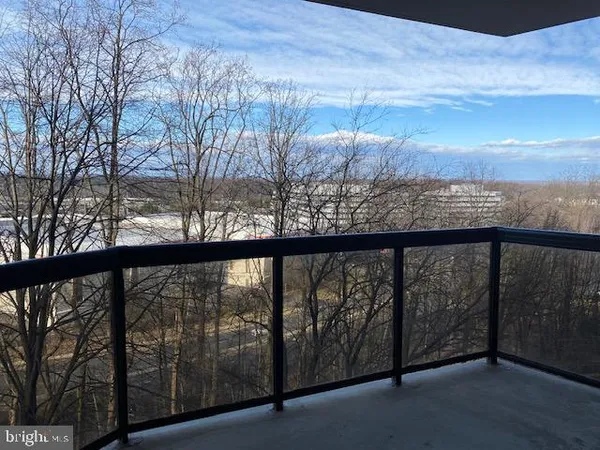 $2,450 | 8370 Greensboro Drive, Unit 324, McLean, VA 22102