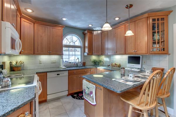 77 Warwick Road Melrose, MA 02176 - Photo 10 of 22 Gallery Image 10