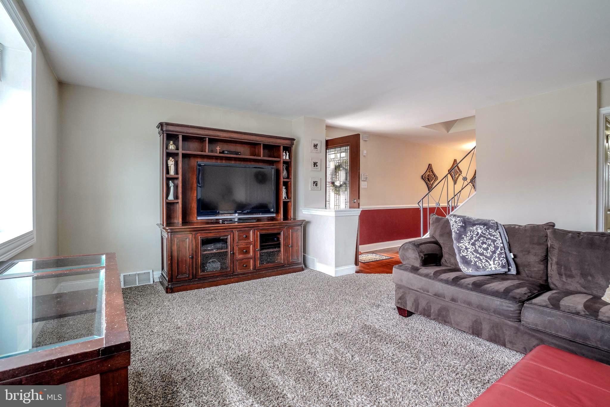 184 Hickory Hill Road Philadelphia, PA 19154 - Photo 8 of 43