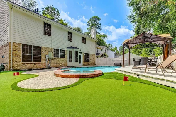 $629,000 | 14 Dovetail Place, The Woodlands, TX 77381