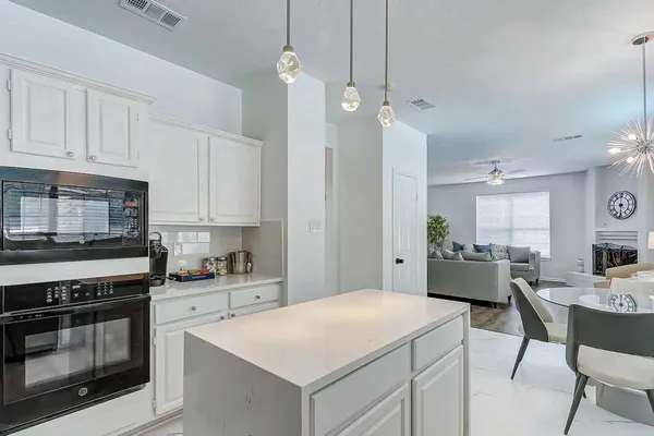 $629,000 | 14 Dovetail Place, The Woodlands, TX 77381