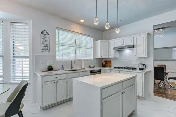 $629,000 | 14 Dovetail Place, The Woodlands, TX 77381