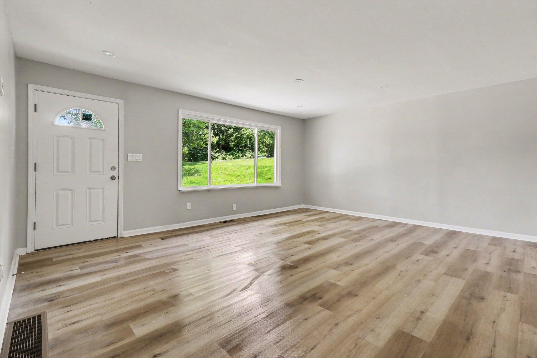 379 Florence Drive Erlanger, KY 41018 - Photo 2 of 18 004_file_8395