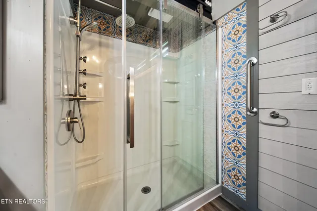 $729,000 | 949 Highway 25E, White Pine, TN 37890