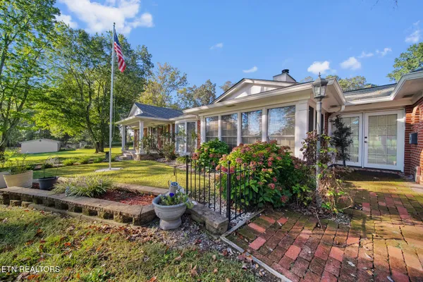 $699,900 | 949 Highway 25E, White Pine, TN 37890