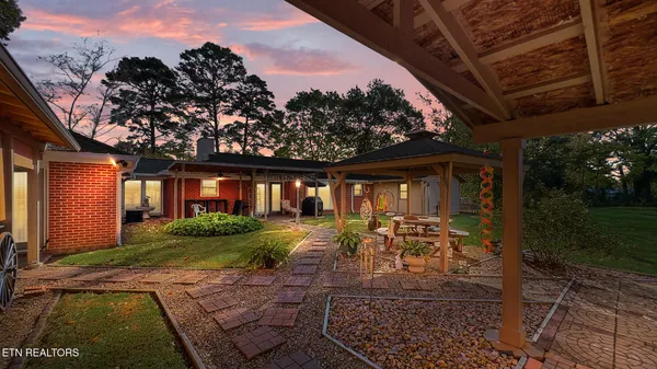 $699,900 | 949 Highway 25E, White Pine, TN 37890