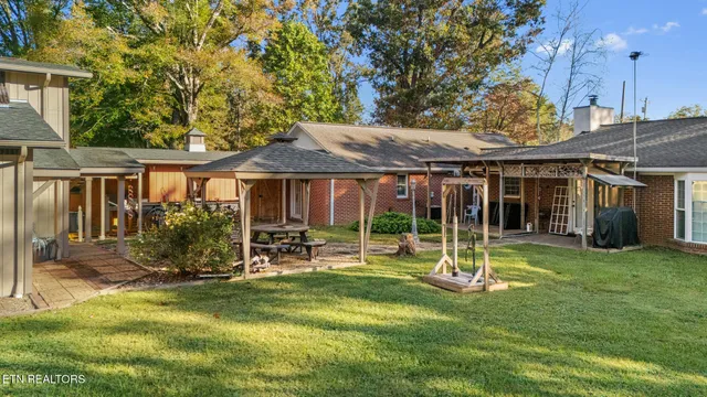 $729,000 | 949 Highway 25E, White Pine, TN 37890